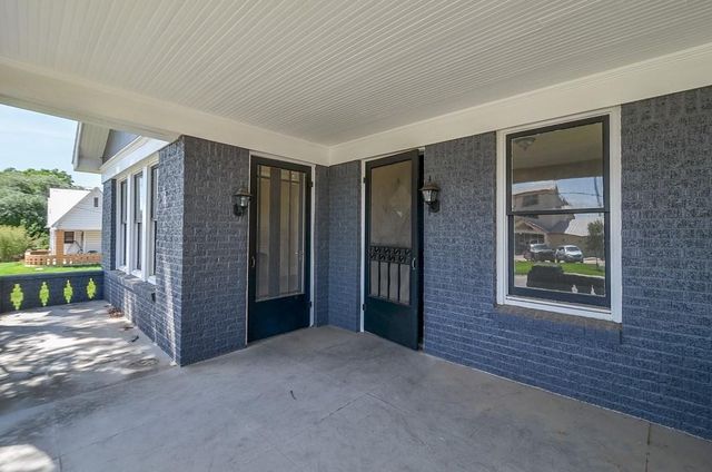 404 W Main Street, Bellville, TX 77418