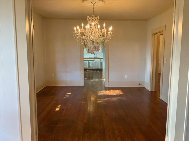 404 W Main Street, Bellville, TX 77418