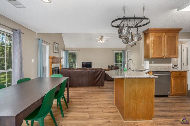 101 Saddlefield Court, Bonaire, GA 31005
