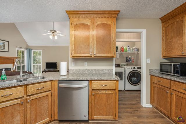 101 Saddlefield Court, Bonaire, GA 31005