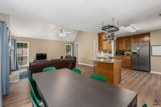 101 Saddlefield Court, Bonaire, GA 31005