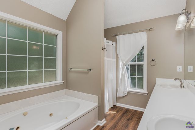 101 Saddlefield Court, Bonaire, GA 31005