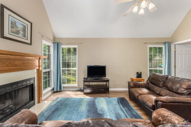 101 Saddlefield Court, Bonaire, GA 31005