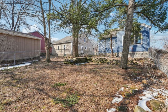 1002 Livingston Avenue, West Saint Paul, MN 55118