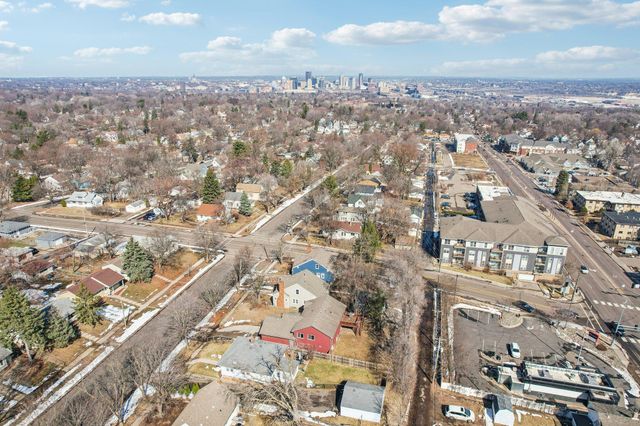 1002 Livingston Avenue, West Saint Paul, MN 55118