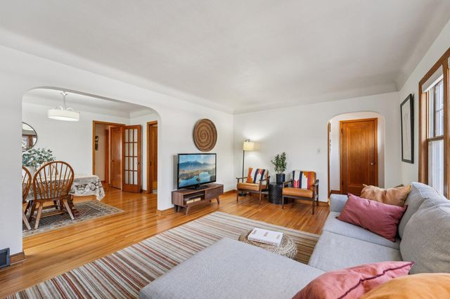 1002 Livingston Avenue, West Saint Paul, MN 55118