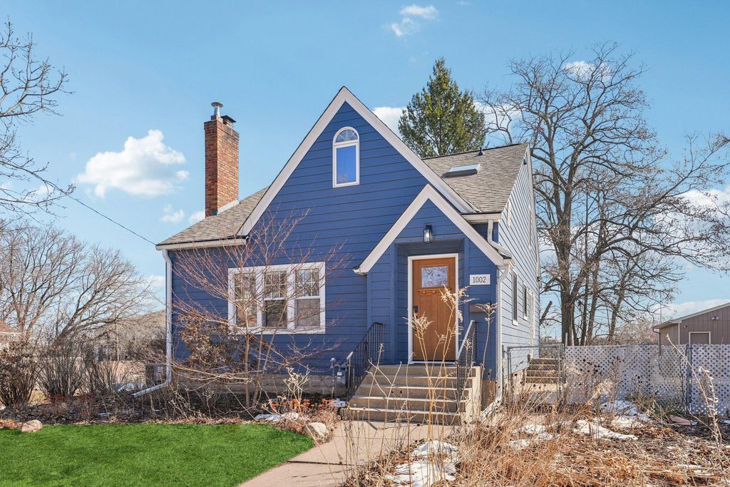 1002 Livingston Avenue, West Saint Paul, MN 55118