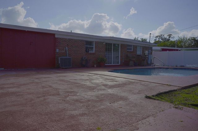 6813 TUTTLE STREET, Tampa, FL 33634