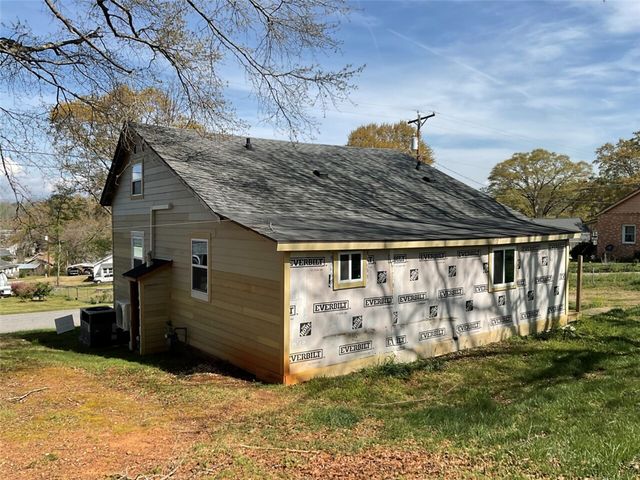 112 Overbrook Street, Pickens, SC 29671