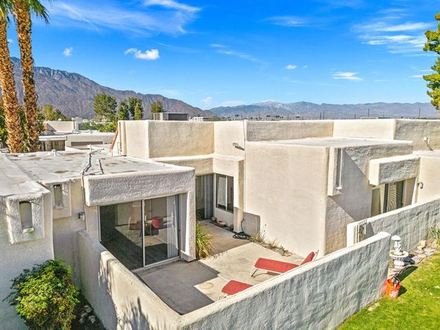 5994 Fairway Circle, Palm Springs, CA 92264