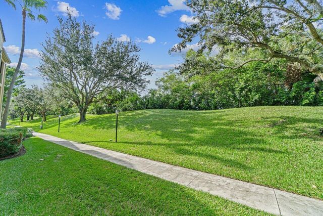 11770 St Andrews Place 102, Wellington, FL 33414