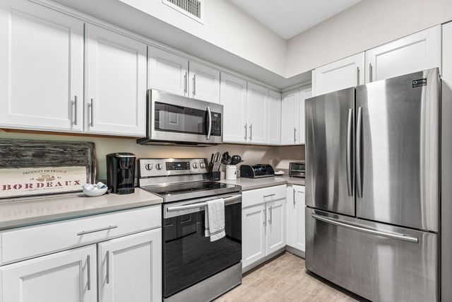 11770 St Andrews Place 102, Wellington, FL 33414