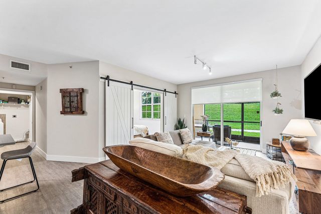 11770 St Andrews Place 102, Wellington, FL 33414