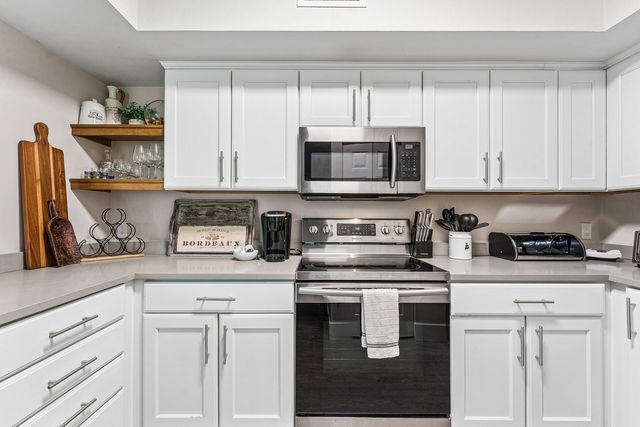 11770 St Andrews Place 102, Wellington, FL 33414
