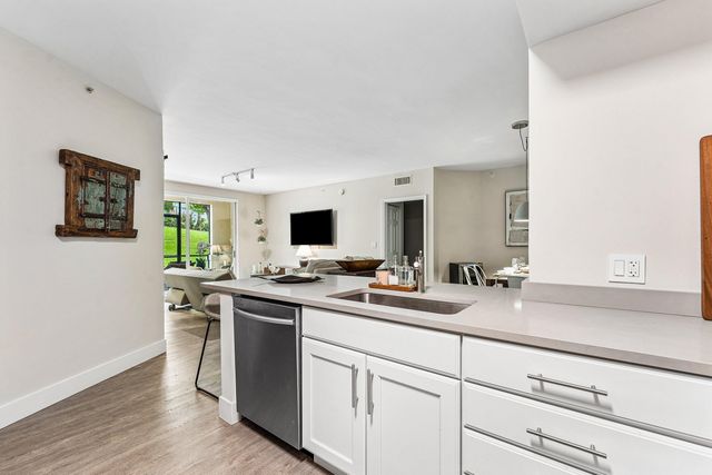 11770 St Andrews Place 102, Wellington, FL 33414