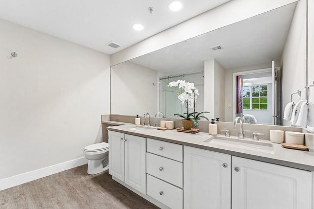 11770 St Andrews Place 102, Wellington, FL 33414