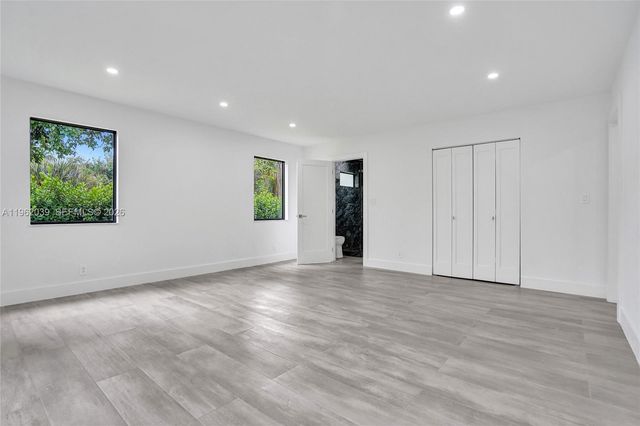 470 Petersburg Ter, Plantation, FL 33325