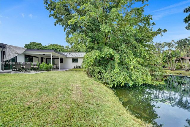 470 Petersburg Ter, Plantation, FL 33325