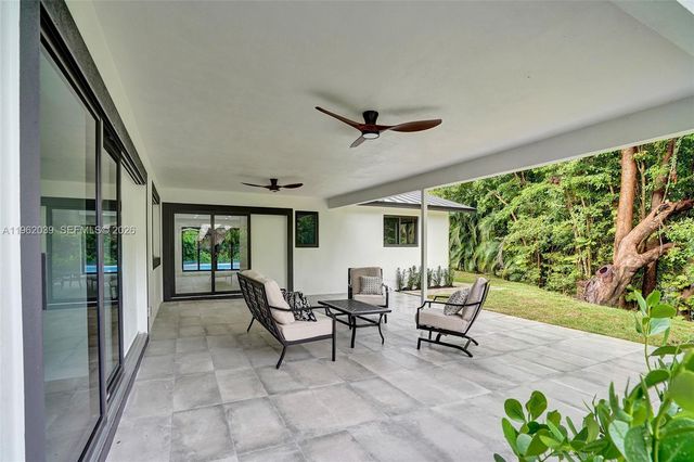 470 Petersburg Ter, Plantation, FL 33325