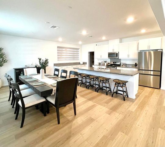 1816 Tapaderos St, Hemet, CA 92545