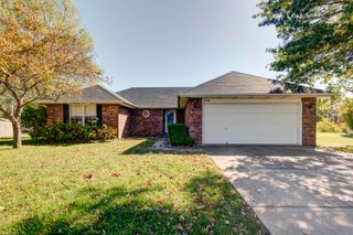 204 West Gate Lane, Nixa, MO 65714