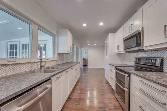 3113 Powell Drive, Rowlett, TX 75088