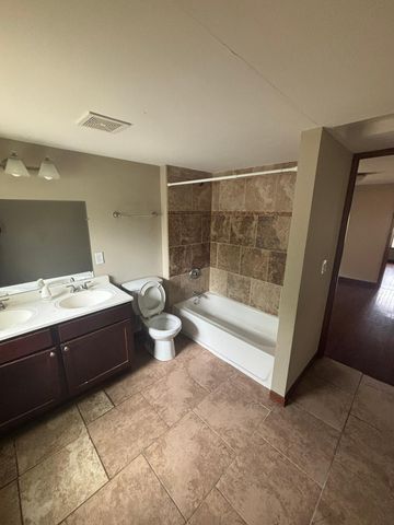 466 Edmund Avenue, Saint Paul, MN 55103