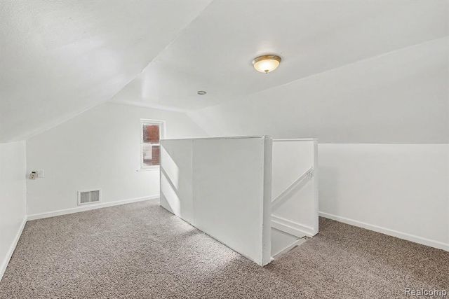 7284 Orchard Avenue, Warren, MI 48091