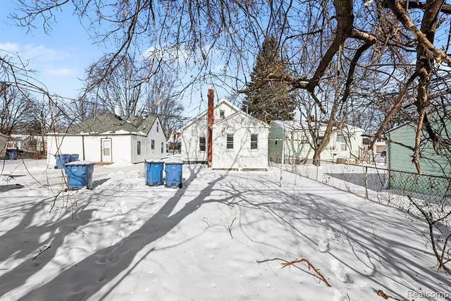 7284 Orchard Avenue, Warren, MI 48091