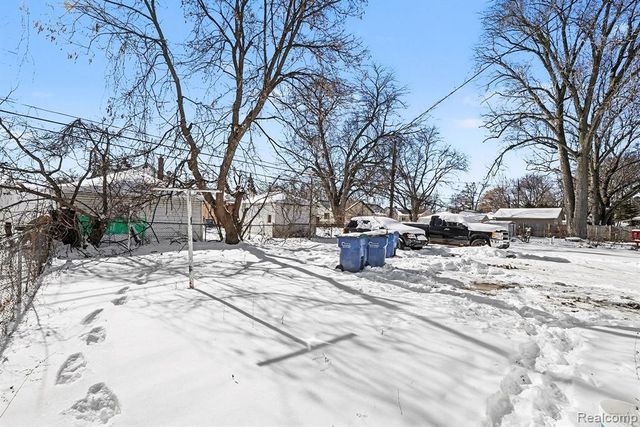 7284 Orchard Avenue, Warren, MI 48091