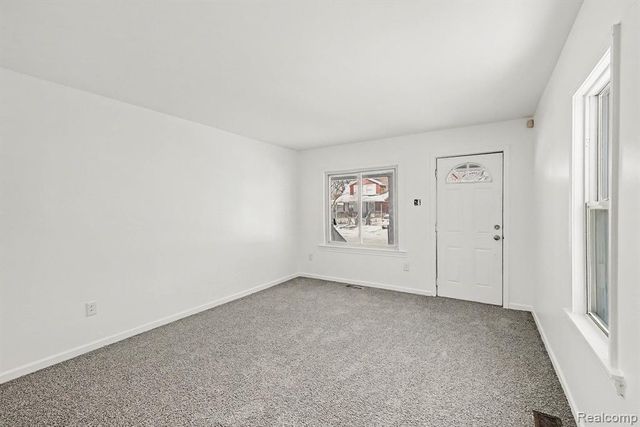 7284 Orchard Avenue, Warren, MI 48091