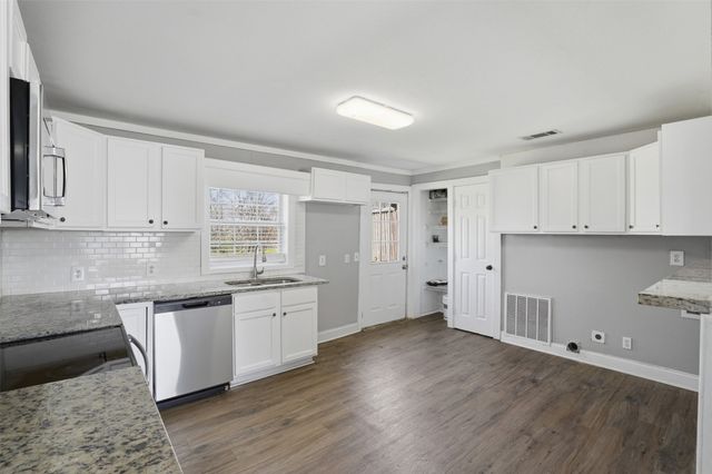 308 W Lamm Street, Blue Ridge, TX 75424