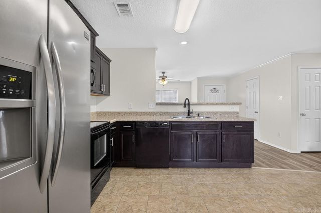 102 Riveria Cove, Benton, AR 72015