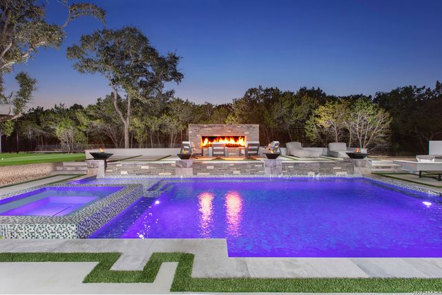 562 Ranch Valley, Fair Oaks Ranch, TX 78015