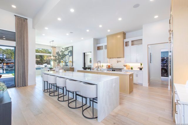 562 Ranch Valley, Fair Oaks Ranch, TX 78015