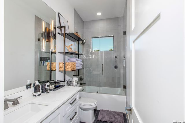 562 Ranch Valley, Fair Oaks Ranch, TX 78015