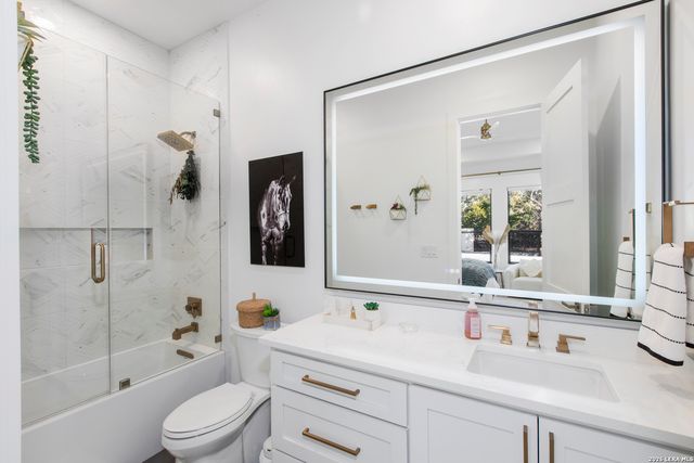 562 Ranch Valley, Fair Oaks Ranch, TX 78015