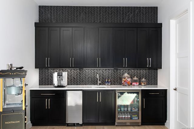 562 Ranch Valley, Fair Oaks Ranch, TX 78015