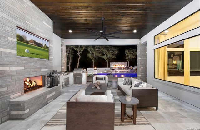 562 Ranch Valley, Fair Oaks Ranch, TX 78015