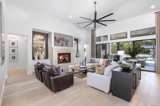 562 Ranch Valley, Fair Oaks Ranch, TX 78015