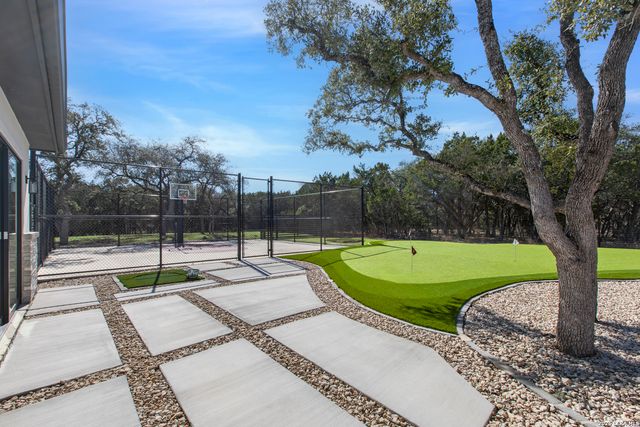 562 Ranch Valley, Fair Oaks Ranch, TX 78015