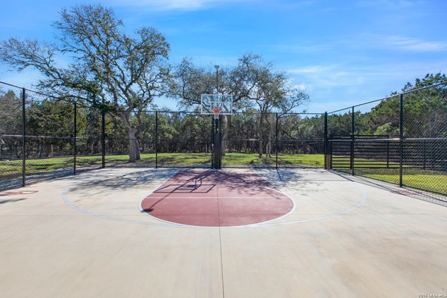 562 Ranch Valley, Fair Oaks Ranch, TX 78015