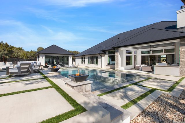 562 Ranch Valley, Fair Oaks Ranch, TX 78015