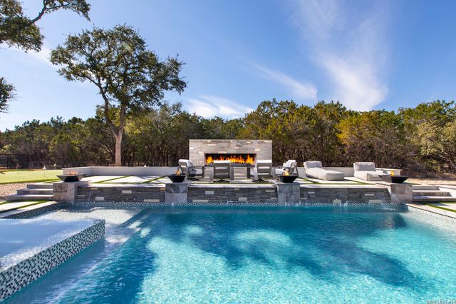 562 Ranch Valley, Fair Oaks Ranch, TX 78015