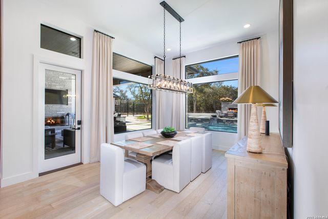 562 Ranch Valley, Fair Oaks Ranch, TX 78015