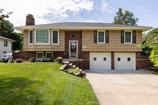 7513 W High Drive, Pleasant Valley, MO 64068