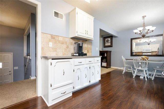 7513 W High Drive, Pleasant Valley, MO 64068