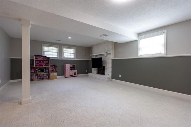 7513 W High Drive, Pleasant Valley, MO 64068