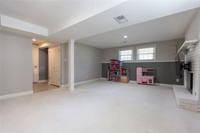 7513 W High Drive, Pleasant Valley, MO 64068