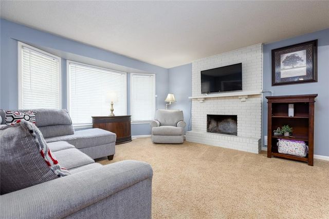7513 W High Drive, Pleasant Valley, MO 64068